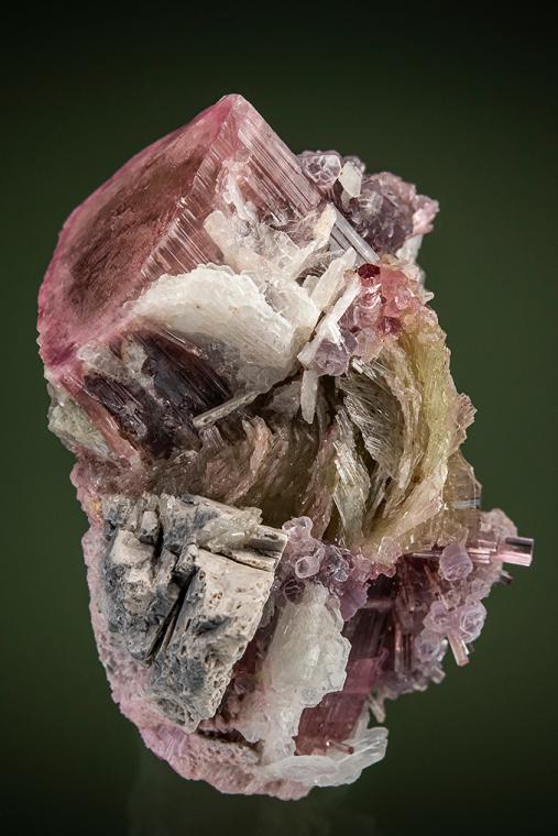 ELBAITE with LEPIDOLITE and ALBITE var. Cleavelandite